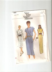 7581 EZ VOG FRONT WRAP KNEE-FLR DRESS SLVS OR NOT PATTERN 12